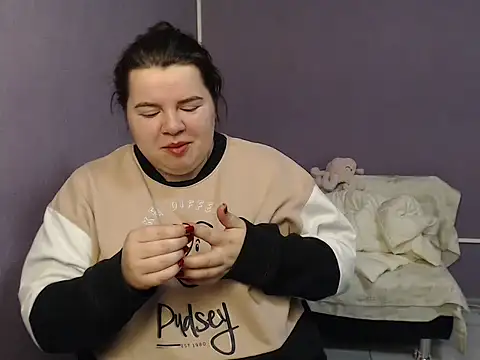 so shy online show from 10-18-25, 06:58