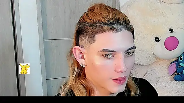 Snapshot of honey_skin chatting on 01-01-25, 01:37 honey skin online show from 01-01-25, 01:37