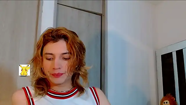 Snapshot of honey_skin chatting on 02-19-25, 08:33 honey skin online show from 02-19-25, 08:33