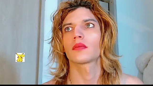 Snapshot of honey_skin chatting on 03-03-25, 09:22 honey skin online show from 03-03-25, 09:22