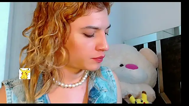 Snapshot of honey_skin chatting on 03-19-25, 05:06 honey skin online show from 03-19-25, 05:06