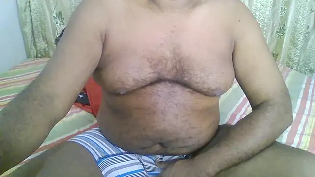 Snapshot of Beargryzzly chatting on 01-03-25, 07:50 Beargryzzly online show from 01-03-25, 07:50