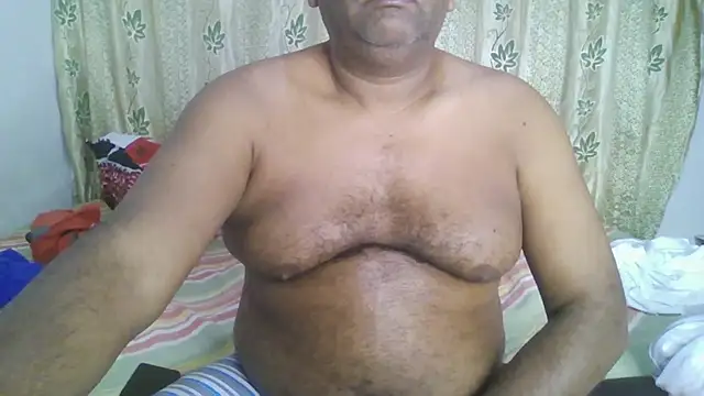 Snapshot of Beargryzzly chatting on 01-24-25, 04:06 Beargryzzly online show from 01-24-25, 04:06