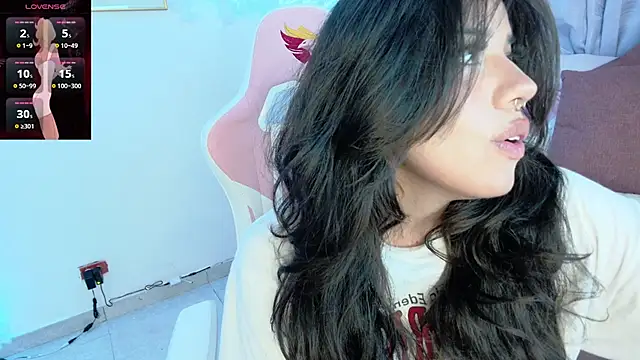 Snapshot of Ag4ta_ chatting on 02-05-25, 01:37 Ag4ta  online show from 02-05-25, 01:37