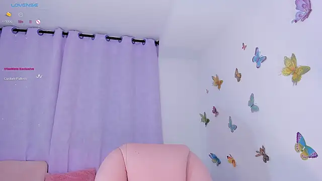 Snapshot of _Arianna08_ chatting on 12-15-24, 06:40  Arianna08  online show from 12-15-24, 06:40