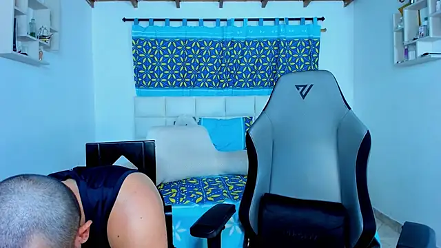 Snapshot of xxx_sweet_couple_ chatting on 01-17-25, 08:45 xxx sweet couple  online show from 01-17-25, 08:45