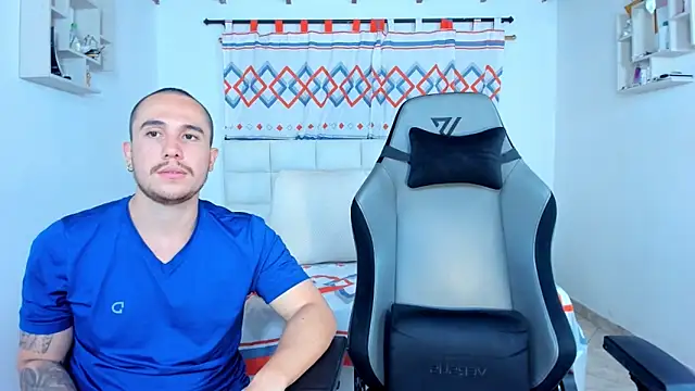 Snapshot of xxx_sweet_couple_ chatting on 03-05-25, 05:29 xxx sweet couple  online show from 03-05-25, 05:29