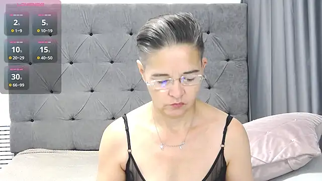 StaceyDarling online show from 11-10-25, 05:17