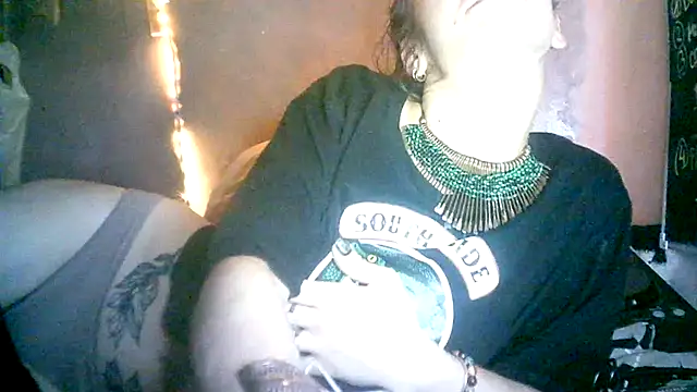 Snapshot of lorena789 chatting on 10-27-25, 03:43 lorena789 online show from 10-27-25, 03:43