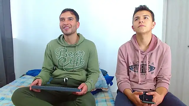 Snapshot of dorian_h_ chatting on 03-05-25, 10:21 dorian h  online show from 03-05-25, 10:21