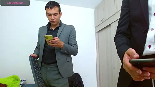 Snapshot of dorian_h_ chatting on 03-23-25, 01:20 dorian h  online show from 03-23-25, 01:20