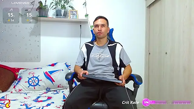 Snapshot of dorian_h_ chatting on 10-29-25, 10:33 dorian h  online show from 10-29-25, 10:33