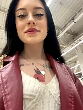 Snapshot of Melissa_crazy chatting on 12-04-24, 03:21 Melissa crazy online show from 12-04-24, 03:21