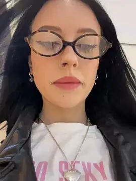 Snapshot of Melissa_crazy chatting on 12-15-24, 03:09 Melissa crazy online show from 12-15-24, 03:09