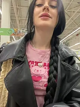 Snapshot of Melissa_crazy chatting on 12-19-24, 03:19 Melissa crazy online show from 12-19-24, 03:19