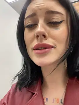 Snapshot of Melissa_crazy chatting on 01-22-25, 09:32 Melissa crazy online show from 01-22-25, 09:32