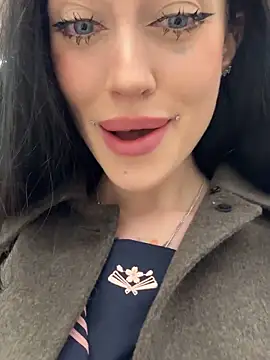 Snapshot of Melissa_crazy chatting on 10-13-25, 03:23 Melissa crazy online show from 10-13-25, 03:23