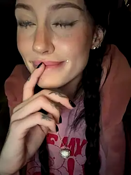 Snapshot of Melissa_crazy chatting on 10-16-25, 03:46 Melissa crazy online show from 10-16-25, 03:46