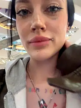 Snapshot of Melissa_crazy chatting on 11-07-25, 03:45 Melissa crazy online show from 11-07-25, 03:45