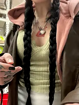 Snapshot of Melissa_crazy chatting on 11-12-25, 03:23 Melissa crazy online show from 11-12-25, 03:23