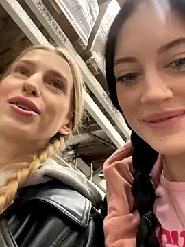 Snapshot of Melissa_crazy chatting on 11-18-25, 03:38 Melissa crazy online show from 11-18-25, 03:38