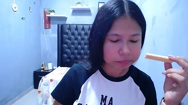 Letty Plugxo online show from 04-17-26, 01:25