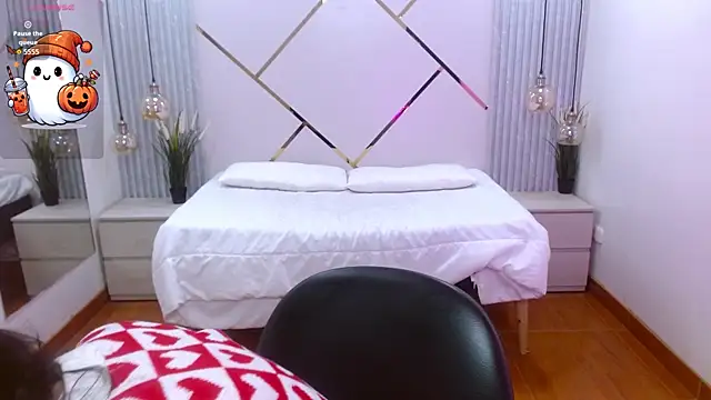 LenaRoses online show from 10-17-25, 07:49