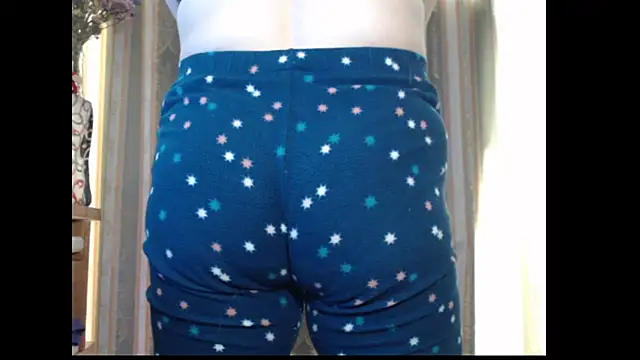 amorelara online show from 10-20-25, 08:15