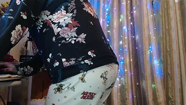 amorelara online show from 01-13-26, 02:11