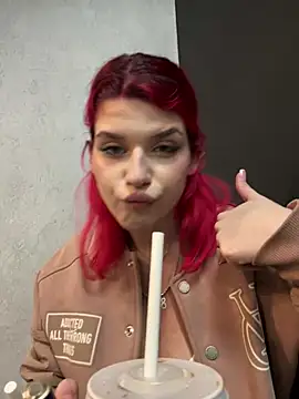 Snapshot of RiriRoseey chatting on 02-13-25, 11:17 RiriRoseey online show from 02-13-25, 11:17