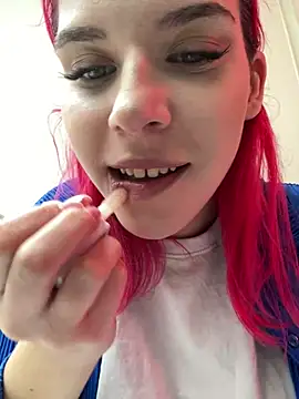 Snapshot of RiriRoseey chatting on 02-18-25, 11:33 RiriRoseey online show from 02-18-25, 11:33