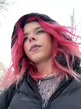 Snapshot of RiriRoseey chatting on 02-21-25, 08:07 RiriRoseey online show from 02-21-25, 08:07