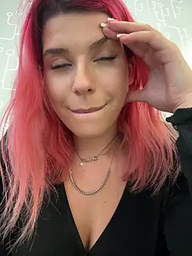 Snapshot of RiriRoseey chatting on 02-22-25, 11:35 RiriRoseey online show from 02-22-25, 11:35