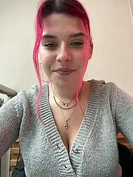 Snapshot of RiriRoseey chatting on 02-28-25, 11:36 RiriRoseey online show from 02-28-25, 11:36