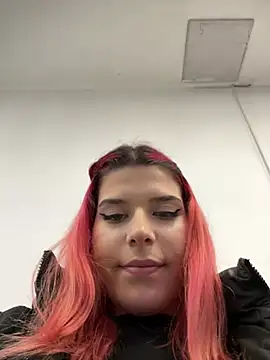 Snapshot of RiriRoseey chatting on 03-04-25, 08:13 RiriRoseey online show from 03-04-25, 08:13