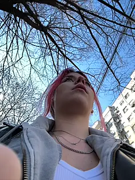 Snapshot of RiriRoseey chatting on 03-05-25, 08:32 RiriRoseey online show from 03-05-25, 08:32