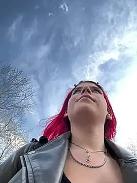 Snapshot of RiriRoseey chatting on 03-13-25, 12:02 RiriRoseey online show from 03-13-25, 12:02