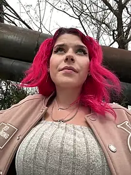 Snapshot of RiriRoseey chatting on 03-15-25, 11:51 RiriRoseey online show from 03-15-25, 11:51