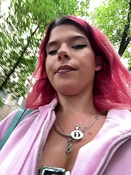 Snapshot of RiriRoseey chatting on 09-10-25, 07:41 RiriRoseey online show from 09-10-25, 07:41