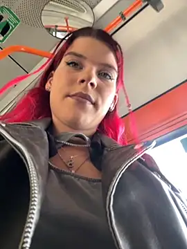 Snapshot of RiriRoseey chatting on 10-01-25, 06:52 RiriRoseey online show from 10-01-25, 06:52