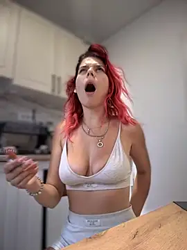 Snapshot of RiriRoseey chatting on 10-08-25, 07:17 RiriRoseey online show from 10-08-25, 07:17