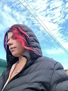 Snapshot of RiriRoseey chatting on 10-10-25, 07:18 RiriRoseey online show from 10-10-25, 07:18