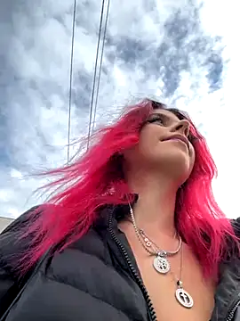 Snapshot of RiriRoseey chatting on 10-18-25, 06:58 RiriRoseey online show from 10-18-25, 06:58