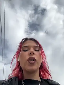 Snapshot of RiriRoseey chatting on 10-28-25, 08:18 RiriRoseey online show from 10-28-25, 08:18