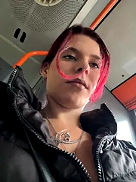 Snapshot of RiriRoseey chatting on 11-04-25, 08:02 RiriRoseey online show from 11-04-25, 08:02