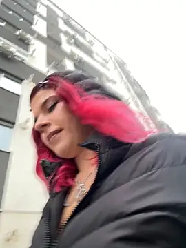 Snapshot of RiriRoseey chatting on 11-12-25, 08:37 RiriRoseey online show from 11-12-25, 08:37