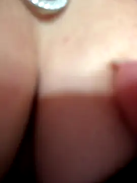 Snapshot of RiriRoseey chatting on 12-18-25, 08:42 RiriRoseey online show from 12-18-25, 08:42