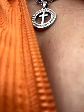 Snapshot of RiriRoseey chatting on 12-20-25, 09:16 RiriRoseey online show from 12-20-25, 09:16