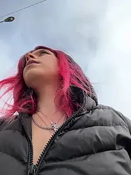 Snapshot of RiriRoseey chatting on 12-21-25, 09:27 RiriRoseey online show from 12-21-25, 09:27