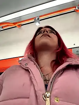 Snapshot of RiriRoseey chatting on 01-16-26, 08:51 RiriRoseey online show from 01-16-26, 08:51